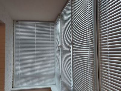 Горизонтальные жалюзи на балкон в СПб